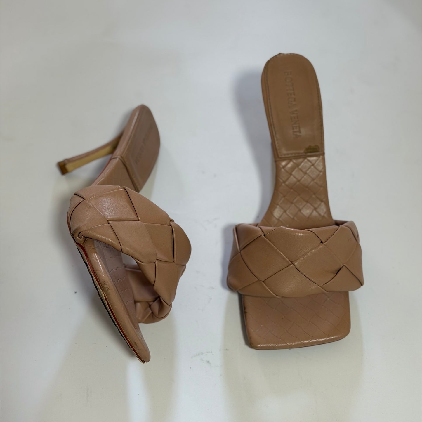 BOTTEGA Veneta
