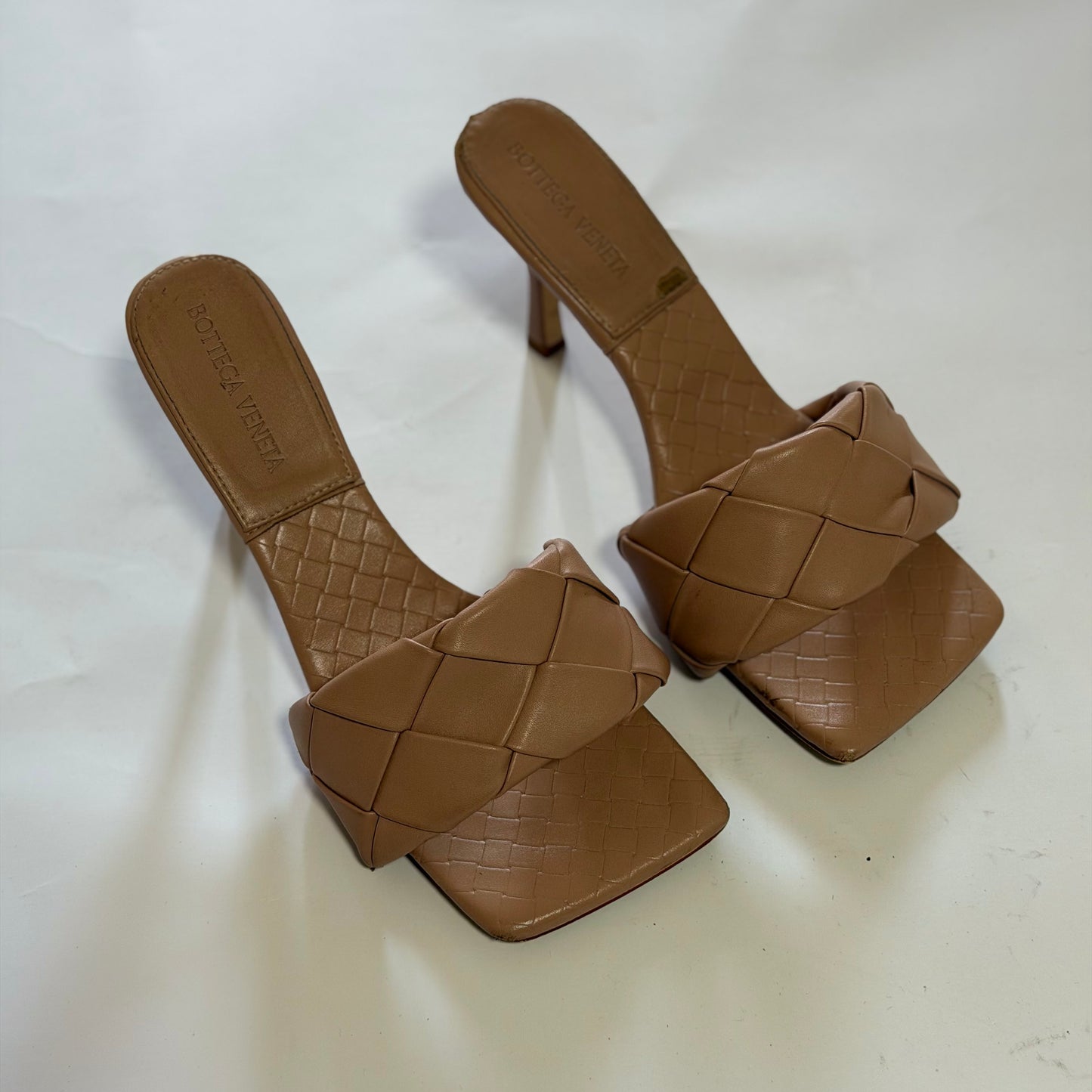 BOTTEGA Veneta