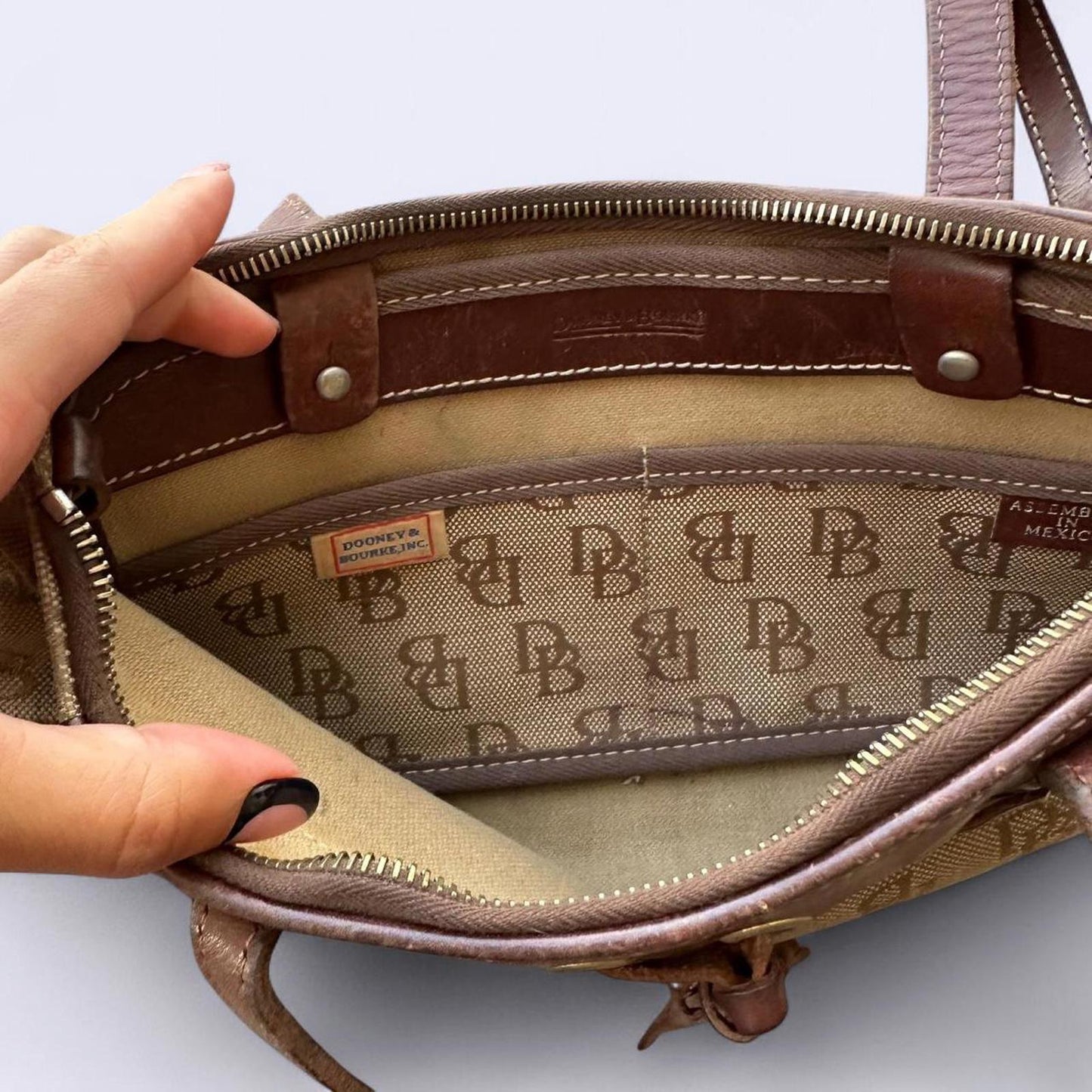 Dooney & Bourke