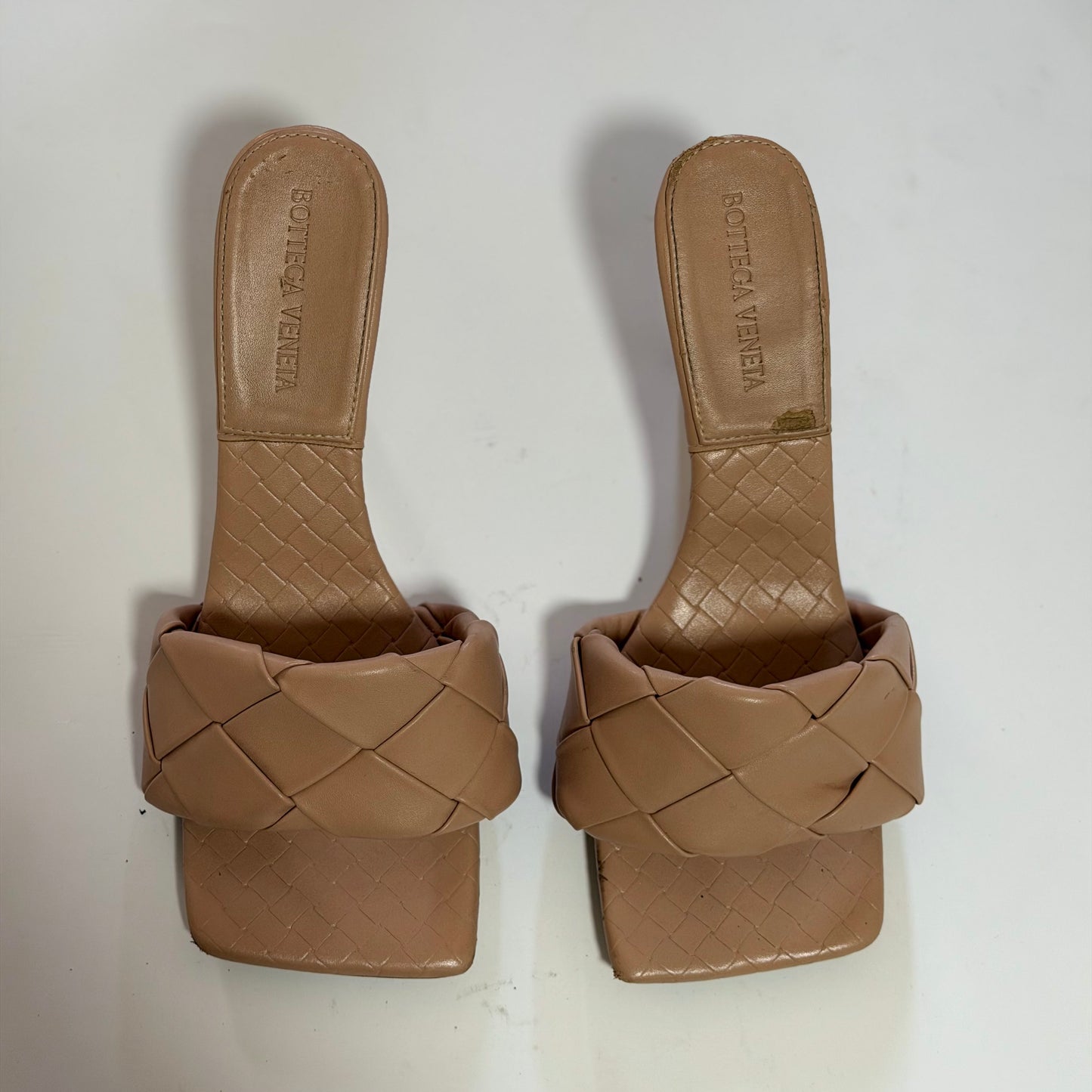 BOTTEGA Veneta