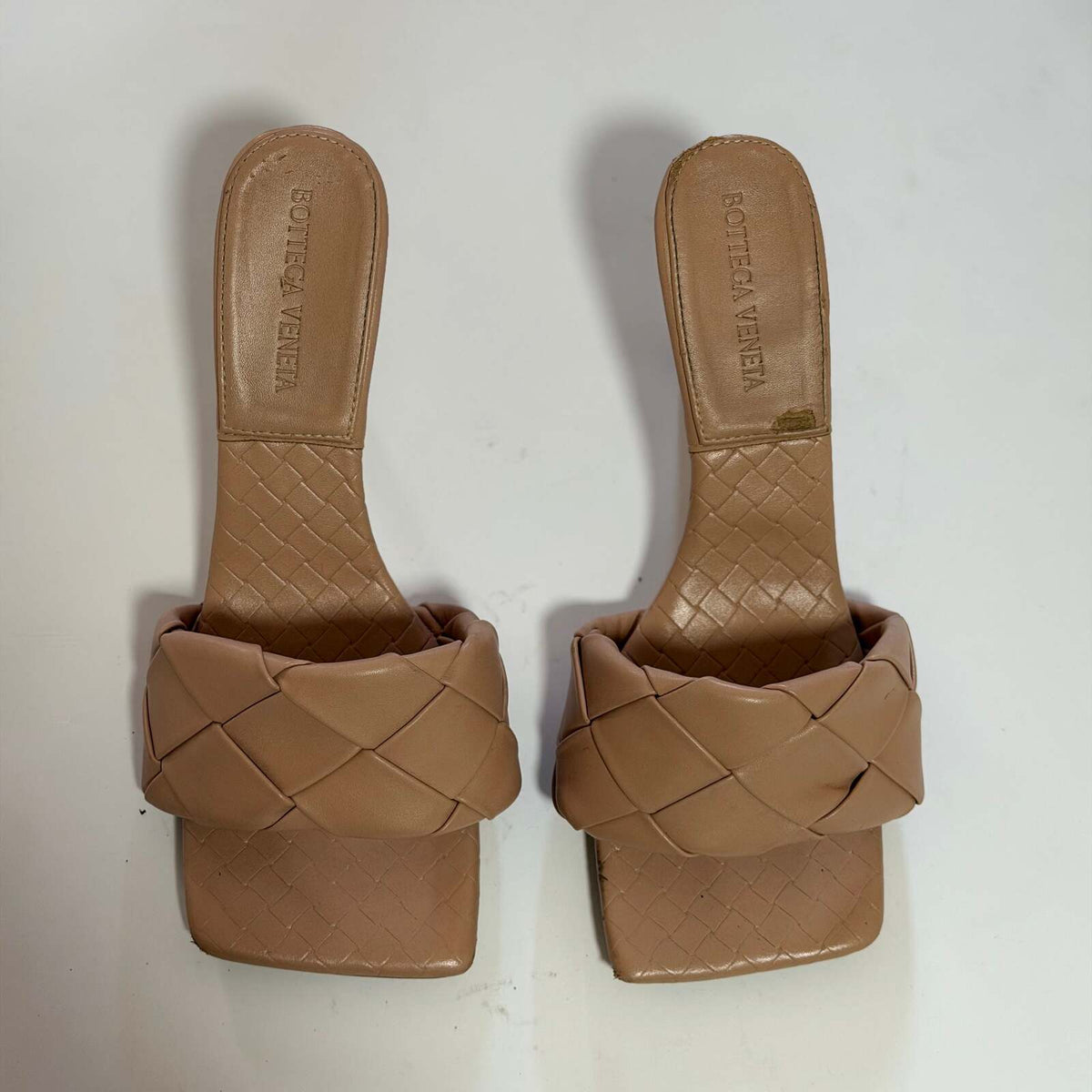 BOTTEGA Veneta